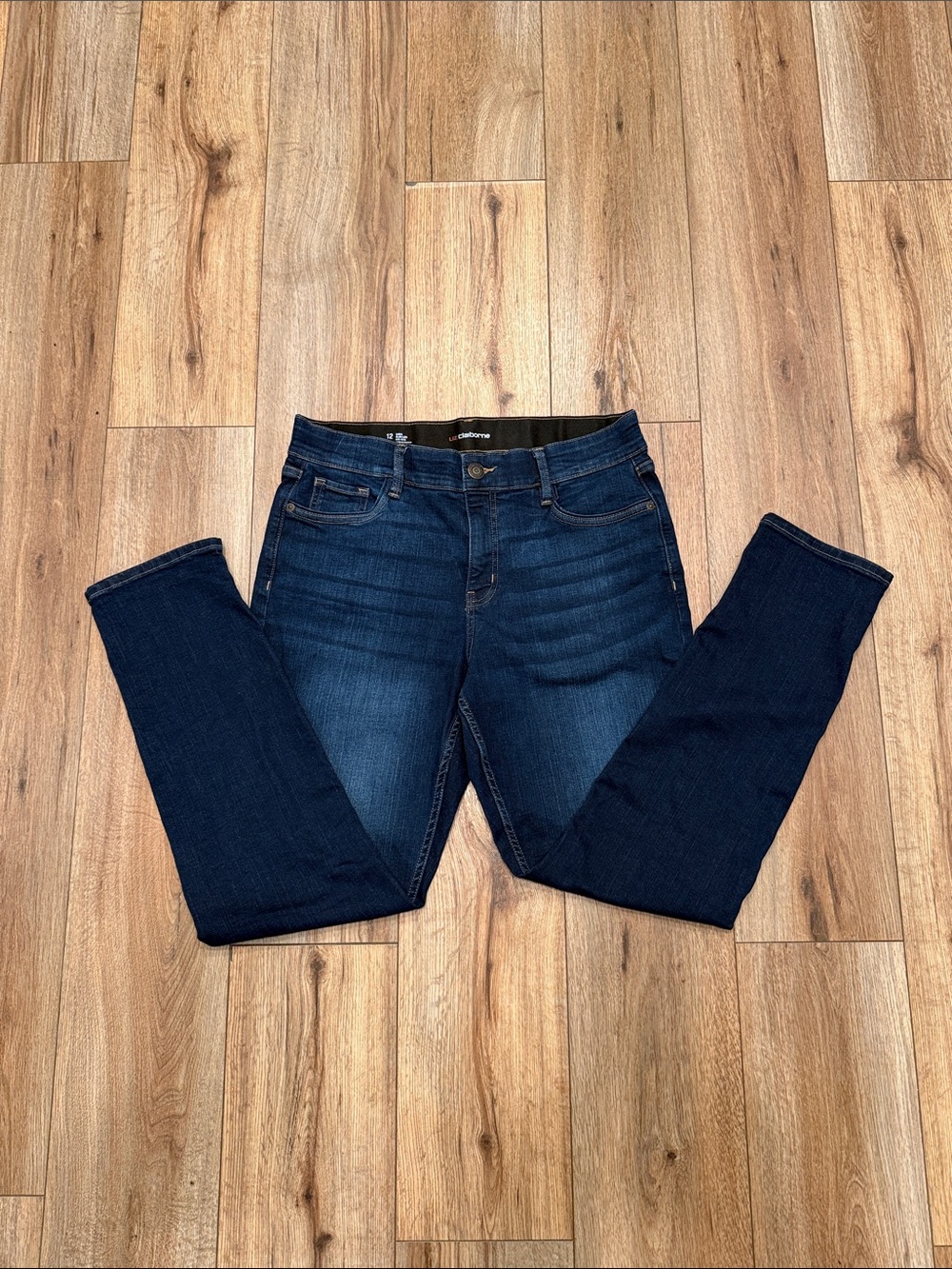 Liz Claiborne Sara Slim Leg Mid Rise Jeans Women’s Sz 12 Comfort Waist Dark Wash